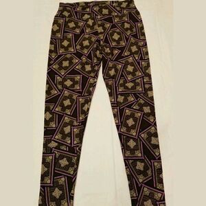 LULAROE
Leggings Magic Carpet Print Tall & Curvy